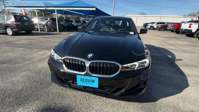 Used 2025 BMW 330i Sedan image 3