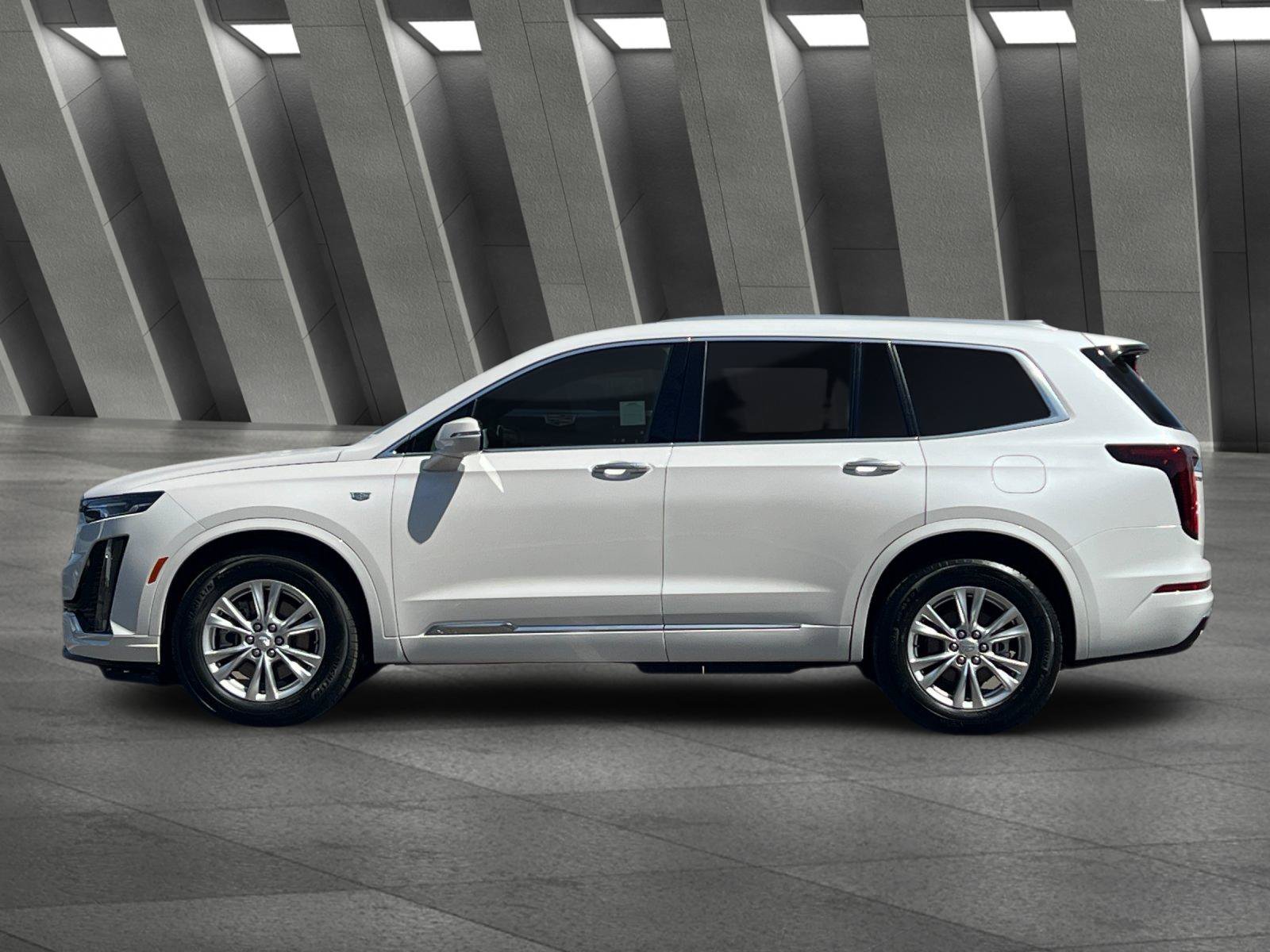 Certified 2025 Cadillac XT6 Luxury FWD image 7