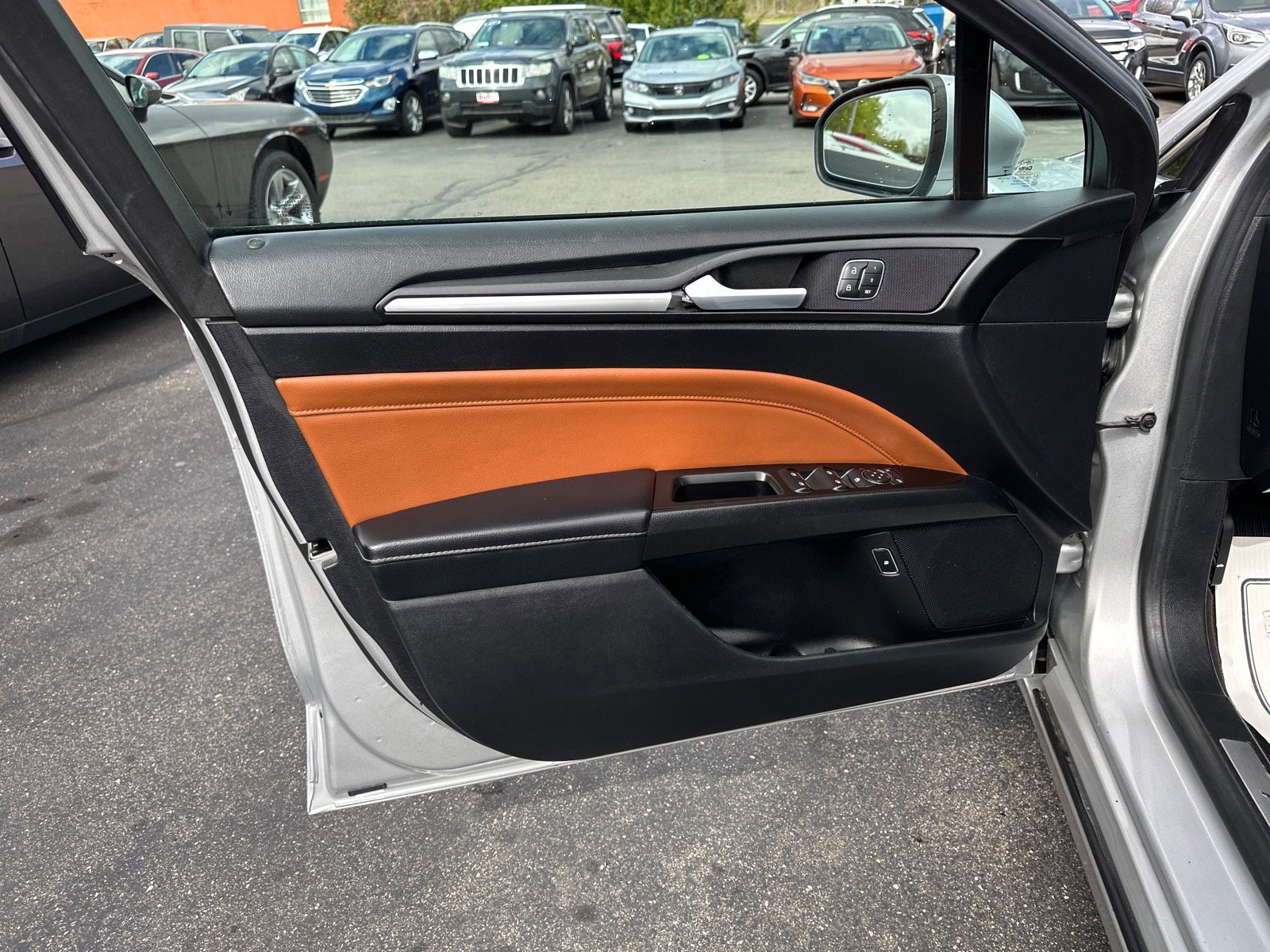 Used 2019 Ford Fusion Titanium FWD image 15