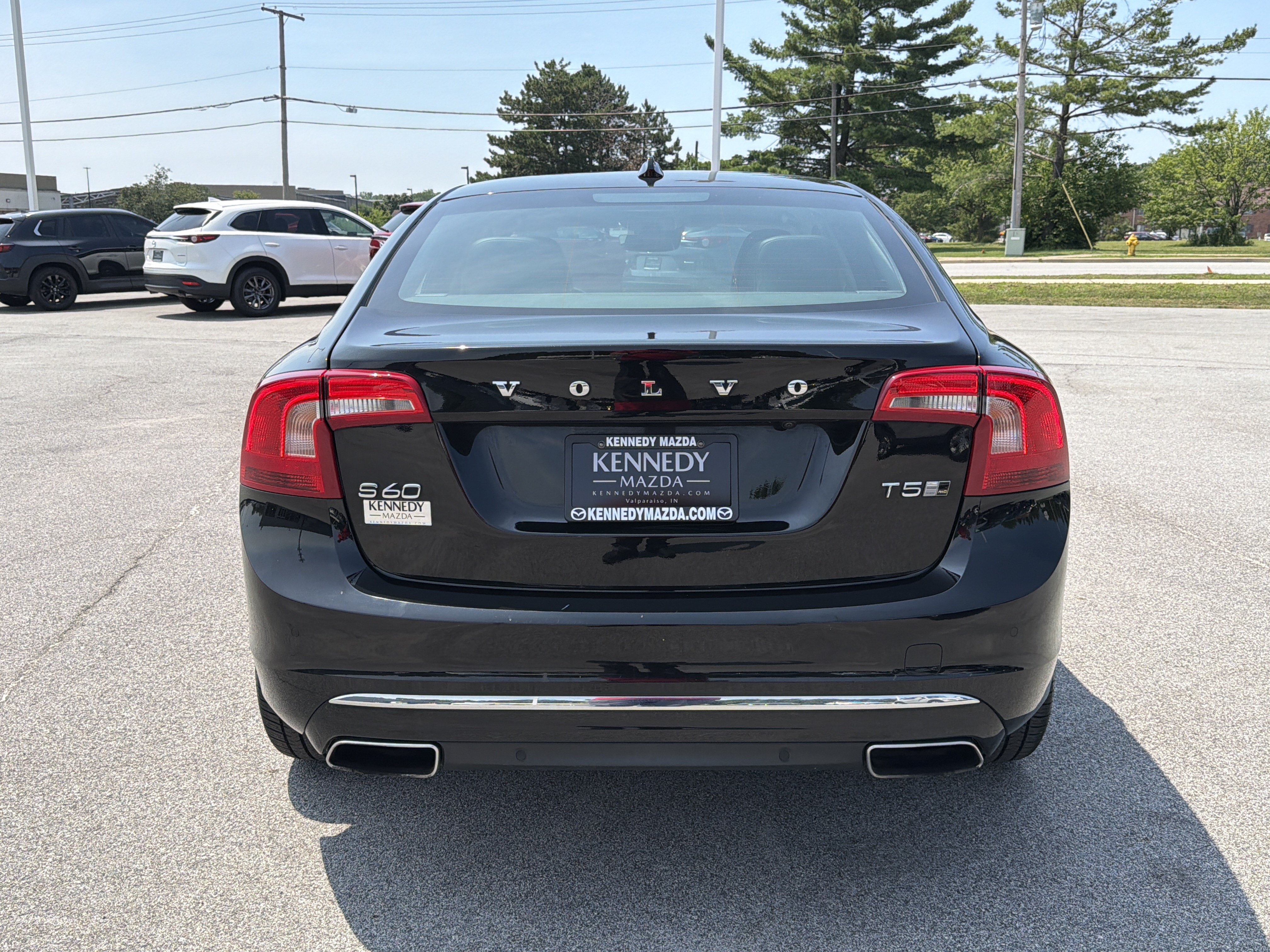 Used 2018 Volvo S60 T5 Inscription w/ Climate Package AWD/4WD image 4