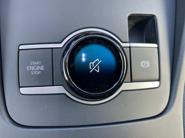 New 2025 Volkswagen Tiguan SE image 39