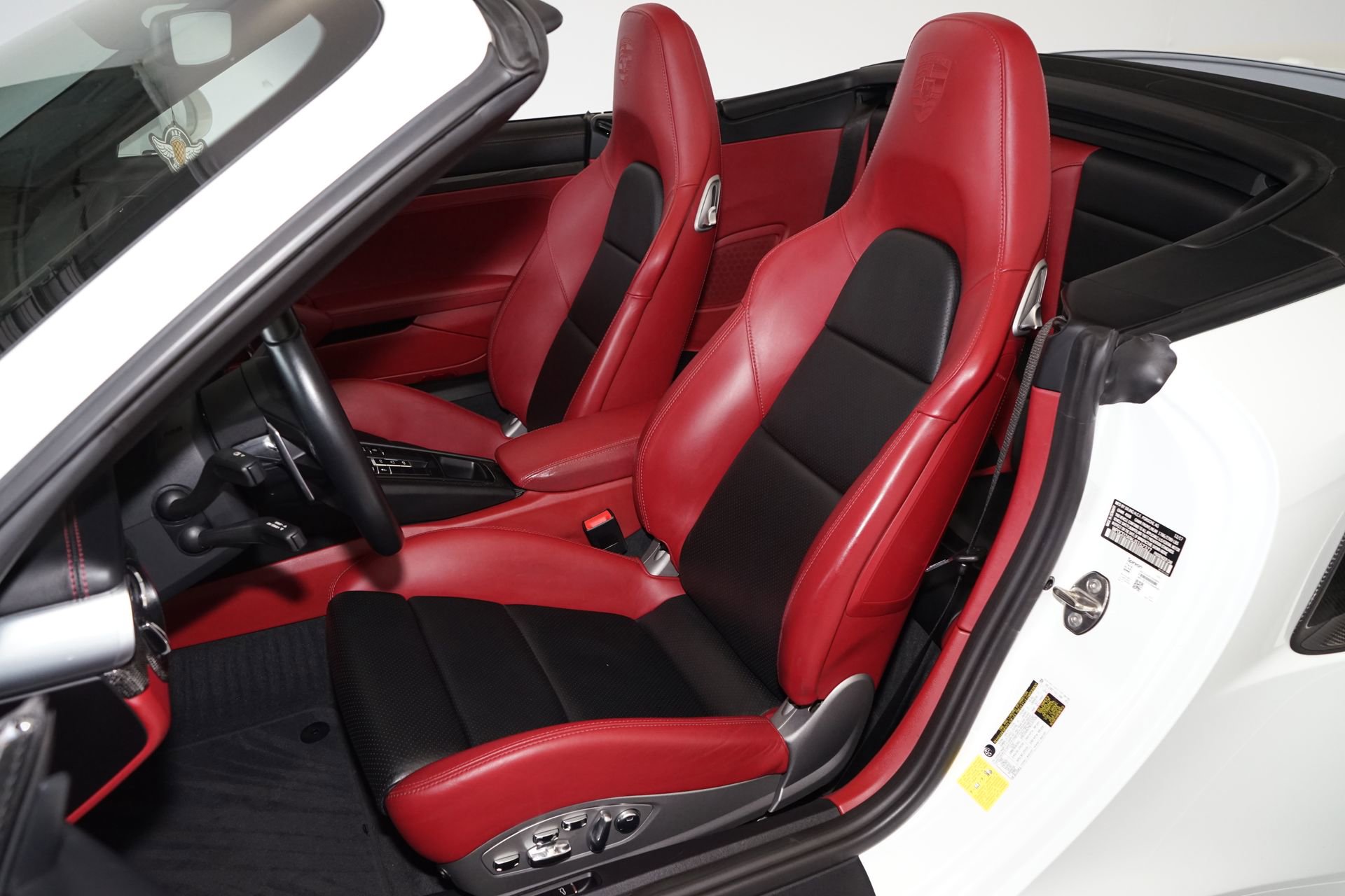 Used 2018 Porsche 911 Turbo S image 12