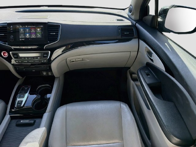 Used 2019 Honda Pilot Touring image 18