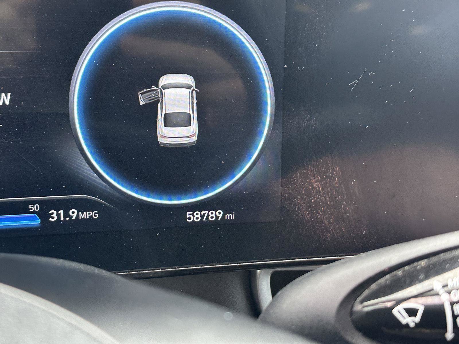 Used 2025 Hyundai Elantra SEL FWD image 24