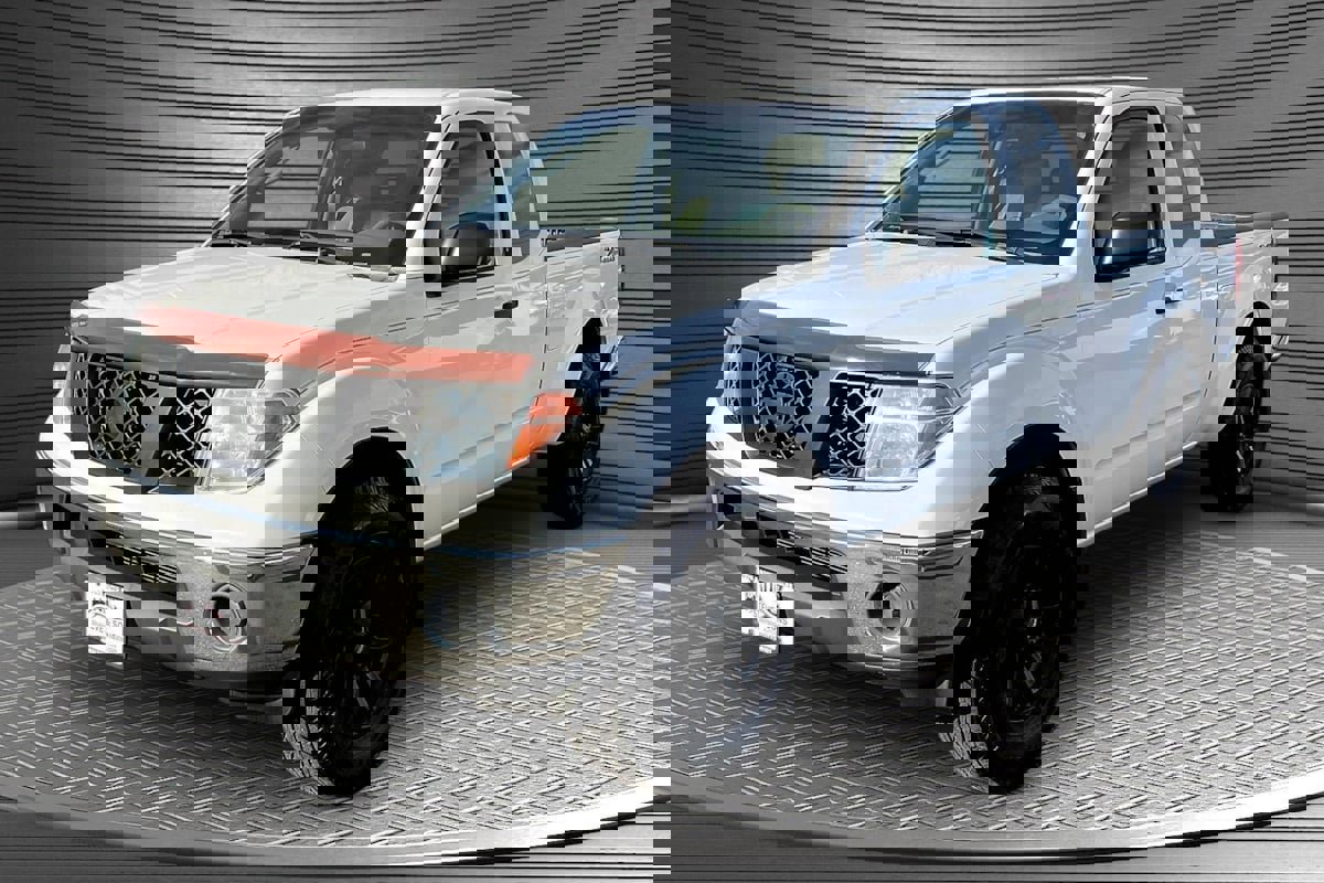 Used 2008 Nissan Frontier SE w/ SE Value Truck Pkg image 3