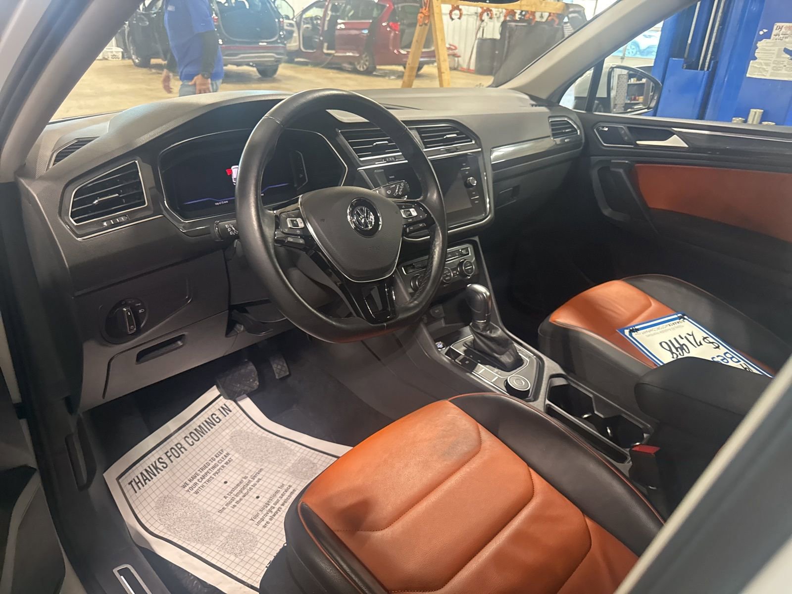 Used 2019 Volkswagen Tiguan SEL Premium image 11