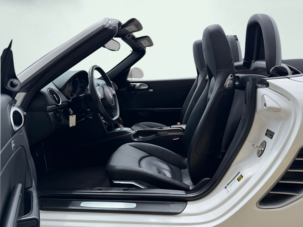 Used 2011 Porsche Boxster RWD image 16