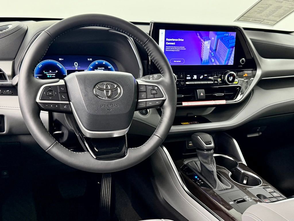 Used 2026 Toyota Highlander Platinum AWD/4WD image 36