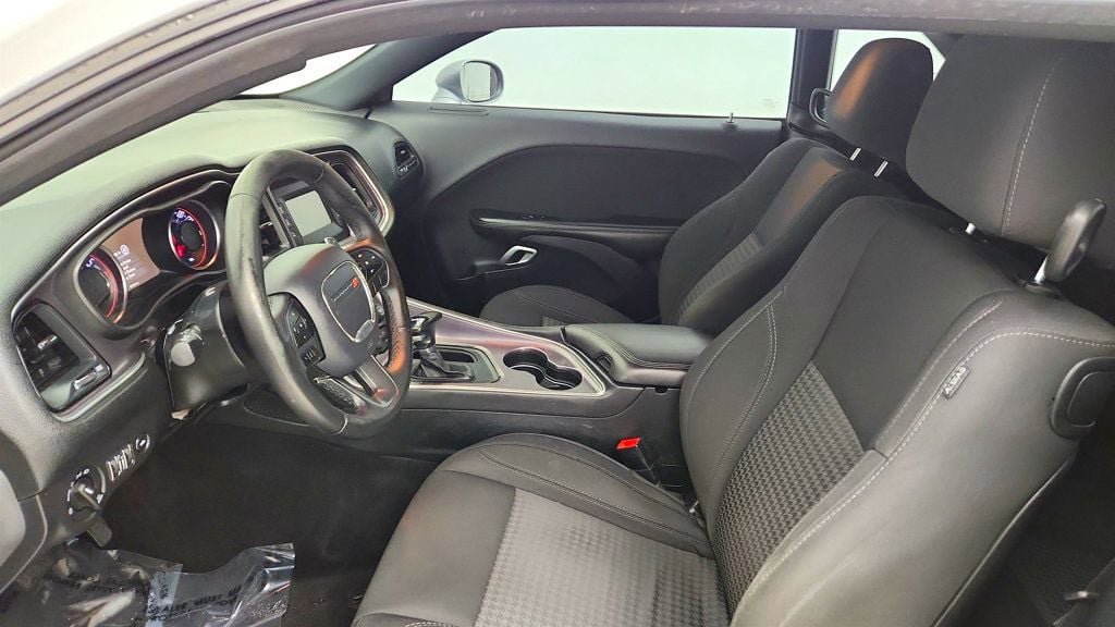Used 2017 Dodge Challenger R/T RWD image 19