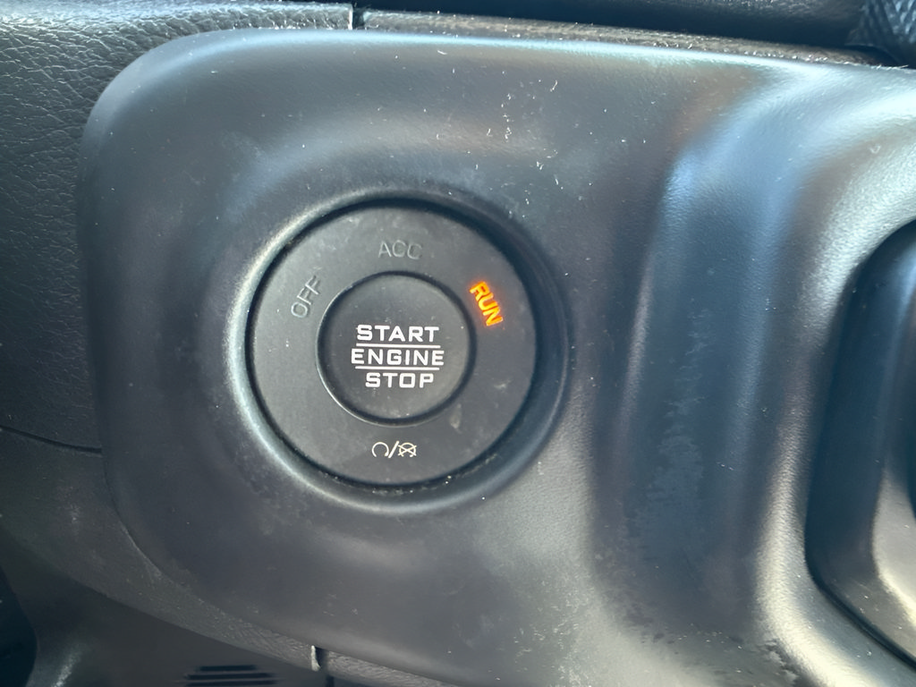Used 2021 Jeep Wrangler Unlimited Sahara AWD/4WD image 36