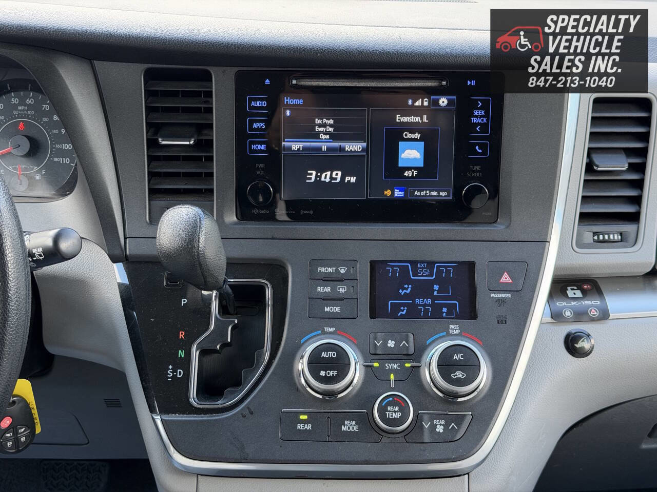 Used 2017 Toyota Sienna LE image 36