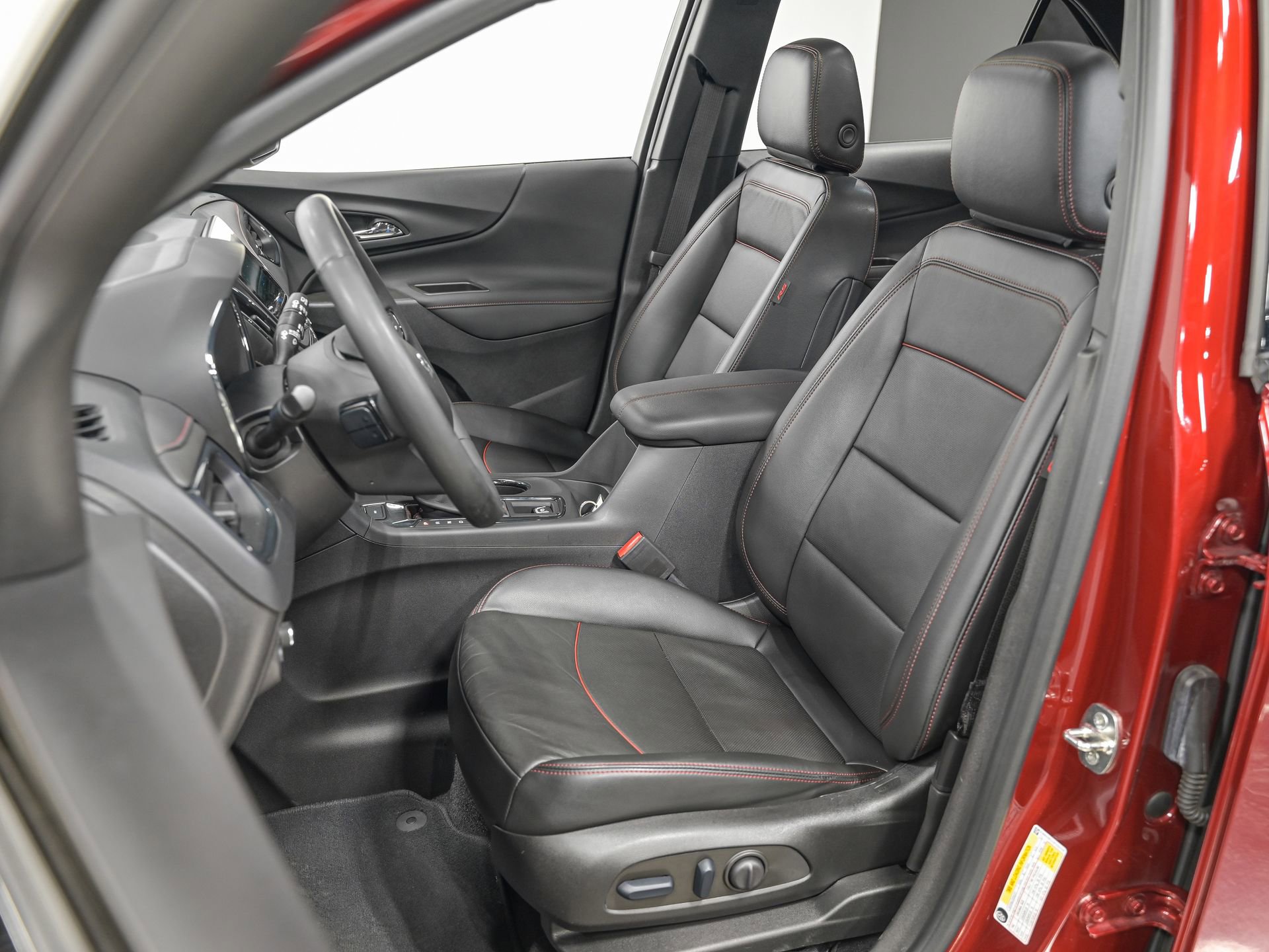 Used 2023 Chevrolet Equinox RS w/ RS Leather Package image 16