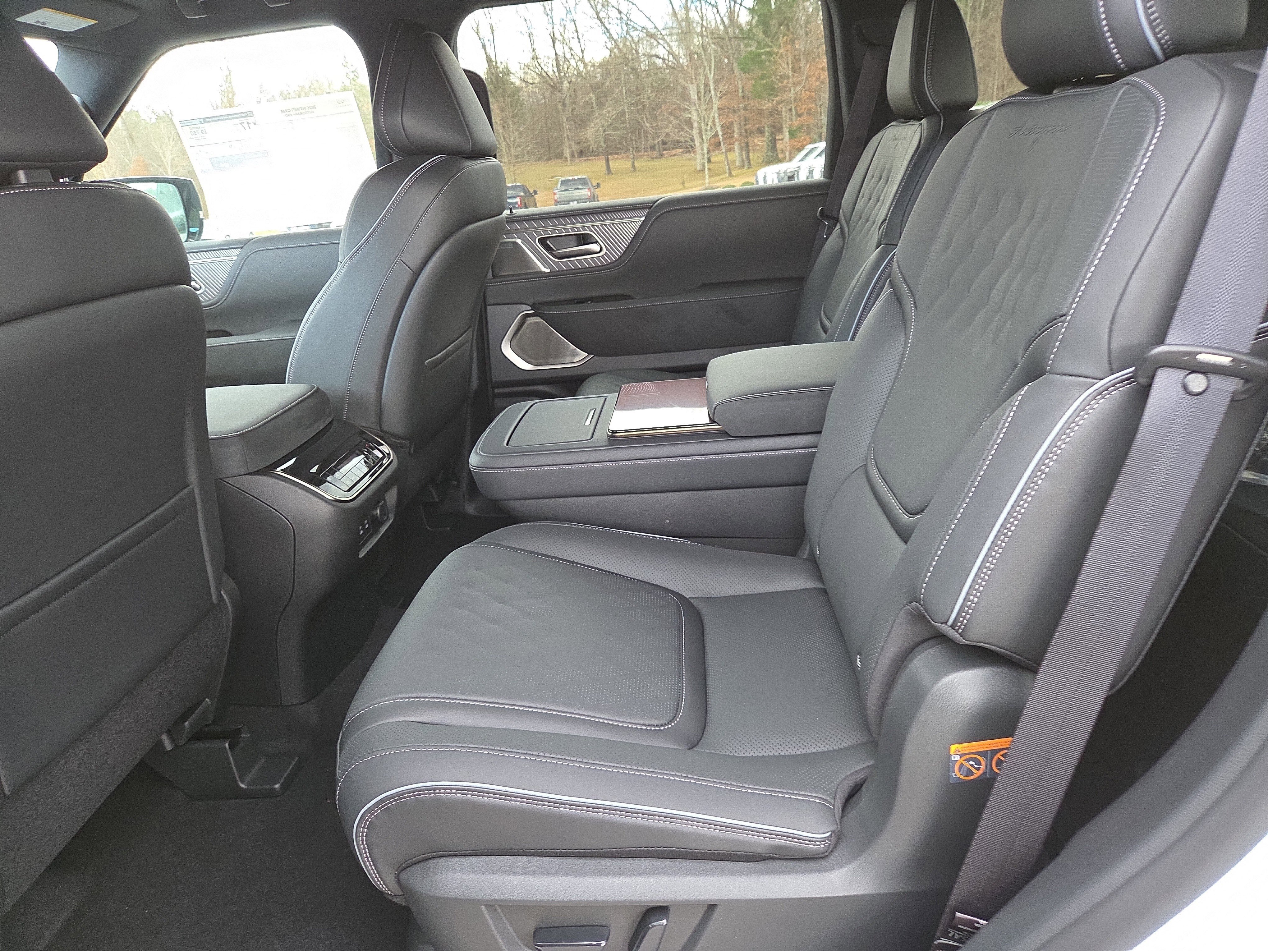 New 2026 INFINITI QX80 Autograph w/ Premium Cargo Package image 6