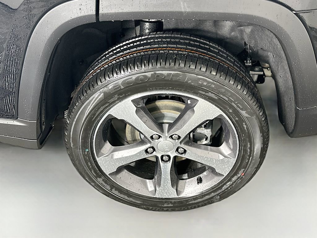 New 2025 Jeep Grand Cherokee Limited RWD image 17