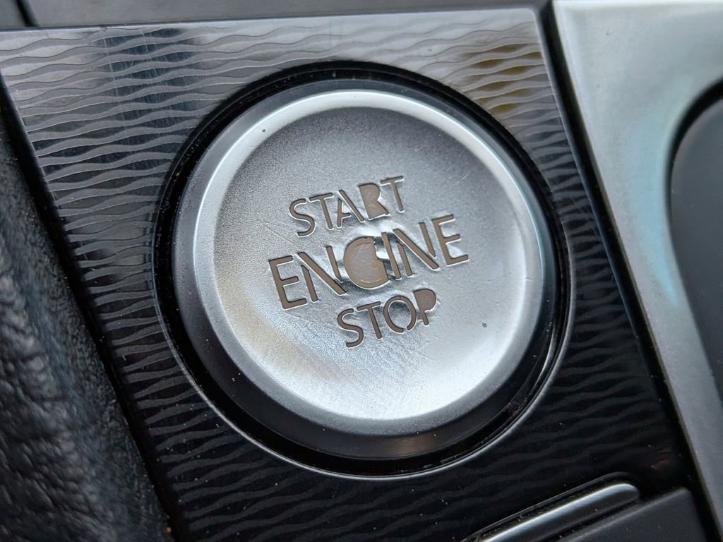 Used 2017 Volkswagen GTI SE image 30