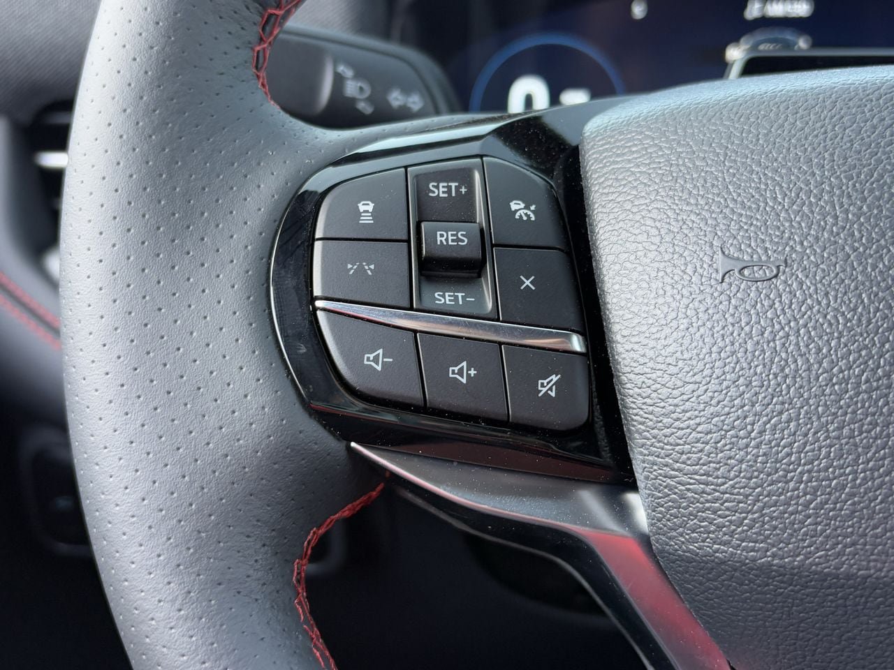 New 2025 Ford Explorer ST-Line w/ Premium Package AWD/4WD image 14