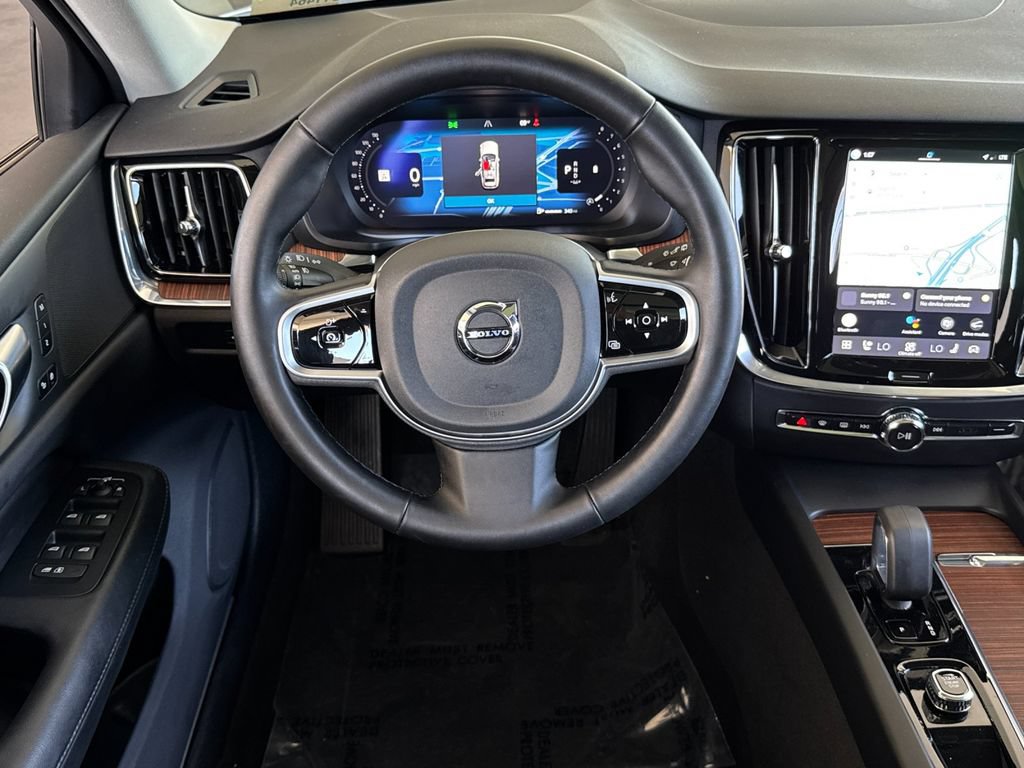 Certified 2025 Volvo V60 B5 Cross Country Plus AWD/4WD image 13