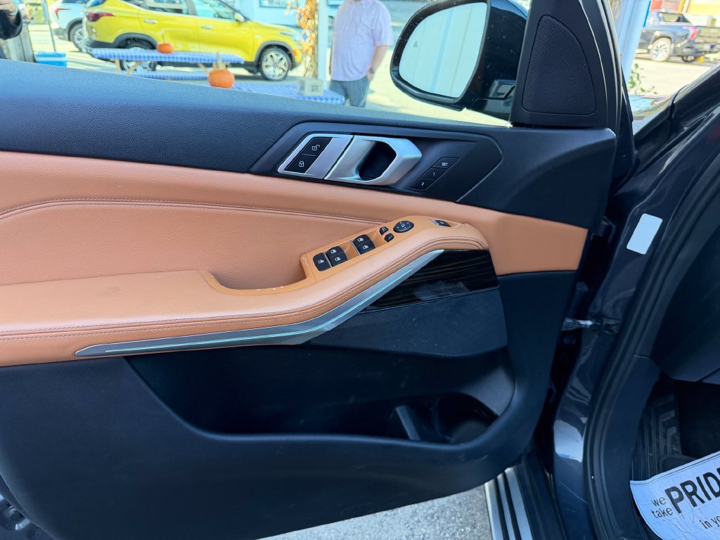 Used 2019 BMW X5 xDrive40i w/ Convenience Package AWD/4WD image 14
