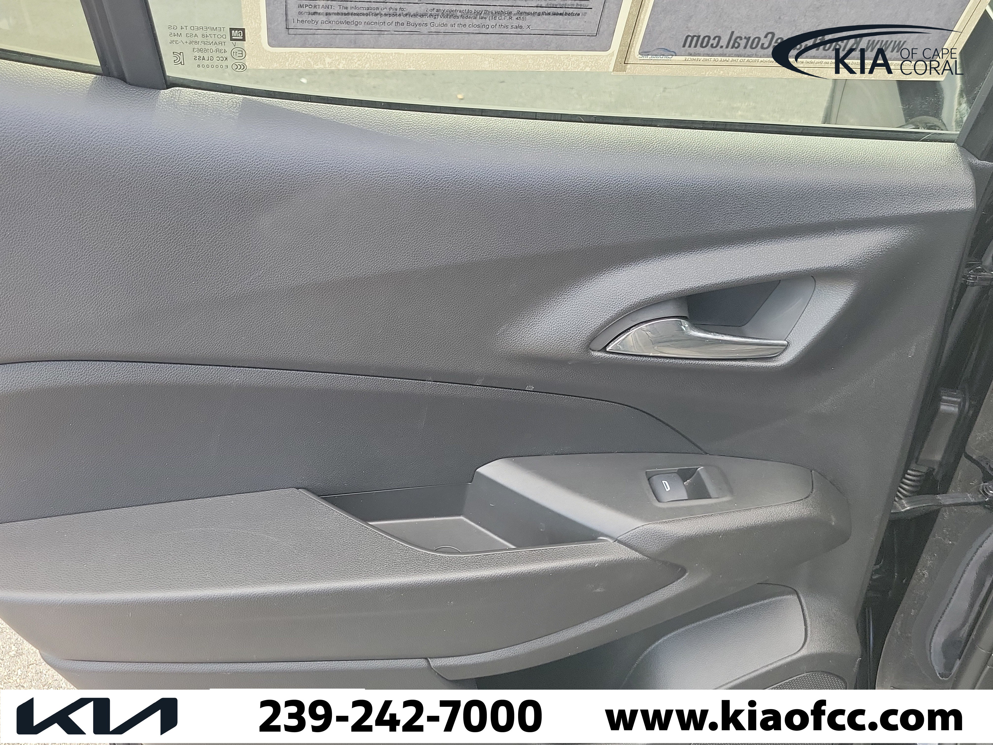 Used 2025 Chevrolet Trax LT w/ Driver Confidence Package FWD image 13