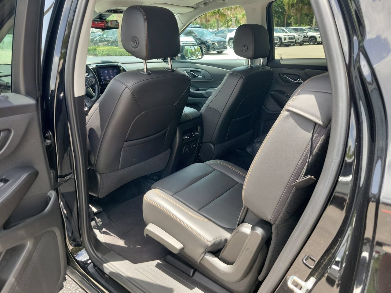 Used 2021 Chevrolet Traverse Premier w/ Redline Edition AWD/4WD image 10