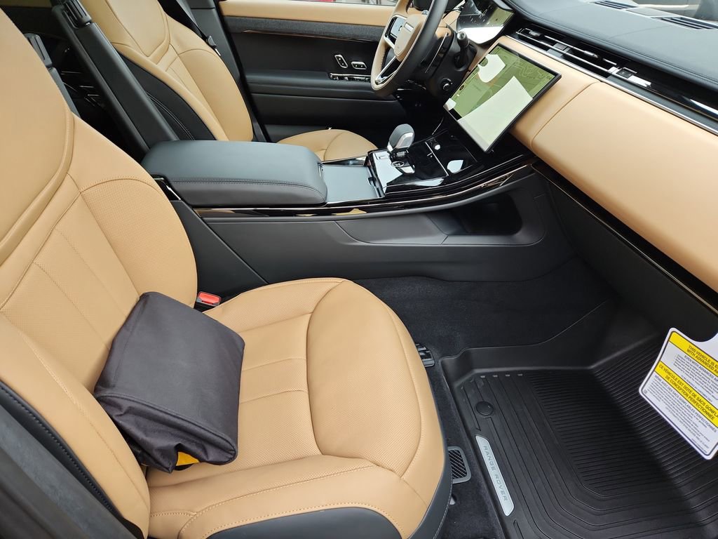 New 2026 Land Rover Range Rover Sport Dynamic SE AWD/4WD image 3