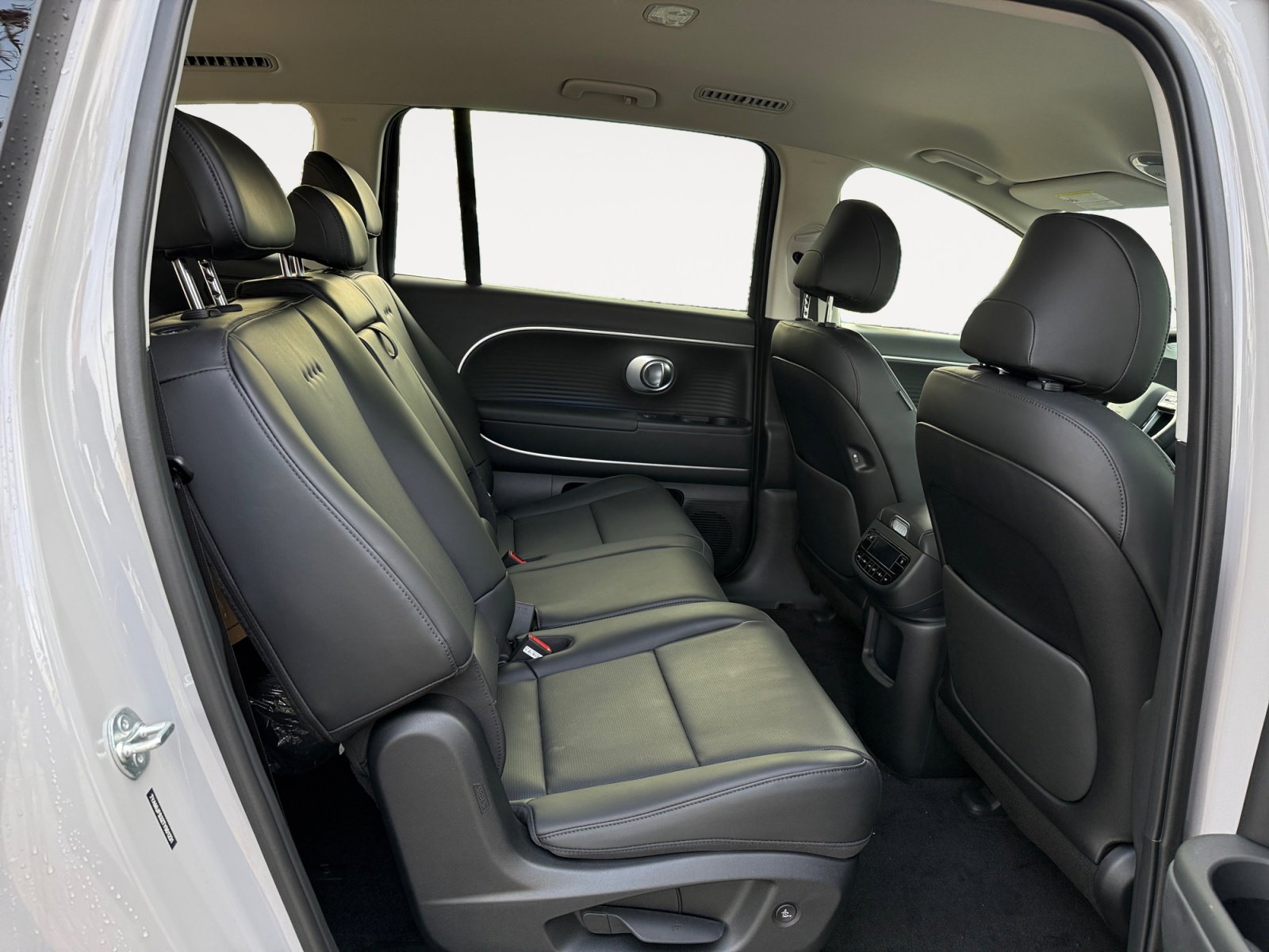 New 2026 Hyundai Ioniq 9 SEL w/ Tow & Go Package image 18