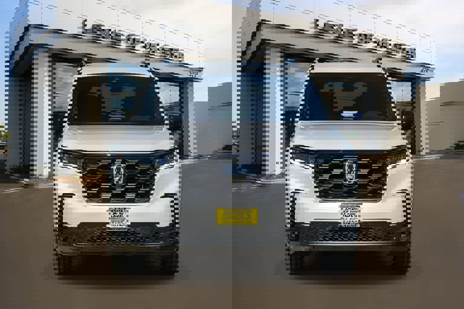 Used 2025 Honda Pilot Sport image 6