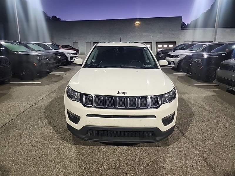 Used 2021 Jeep Compass Latitude w/ Convenience Group AWD/4WD image 2