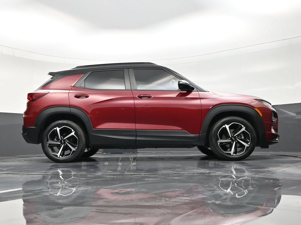 Used 2022 Chevrolet TrailBlazer RS w/ Technology Package FWD image 24