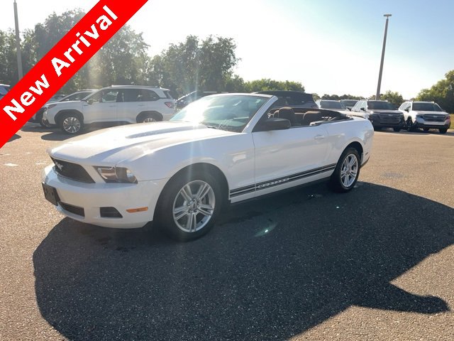 Used 2010 Ford Mustang Convertible video 1