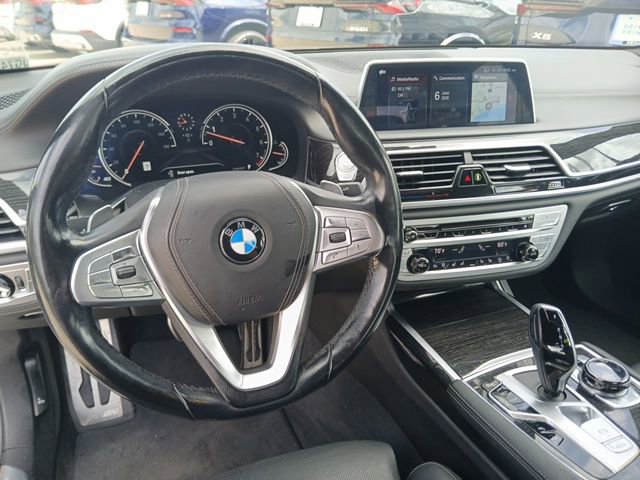 Used 2018 BMW 740i RWD image 19