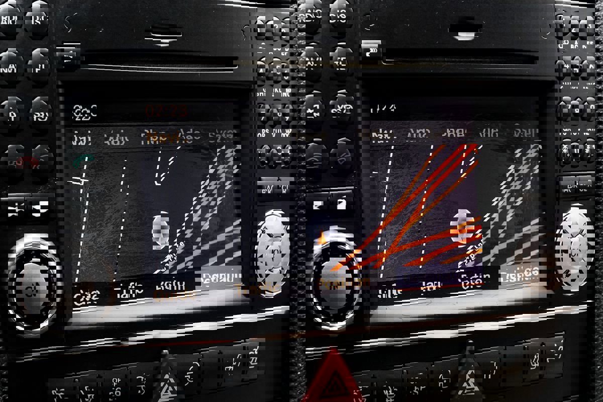 Used 2011 Mercedes-Benz SLK 300 image 22