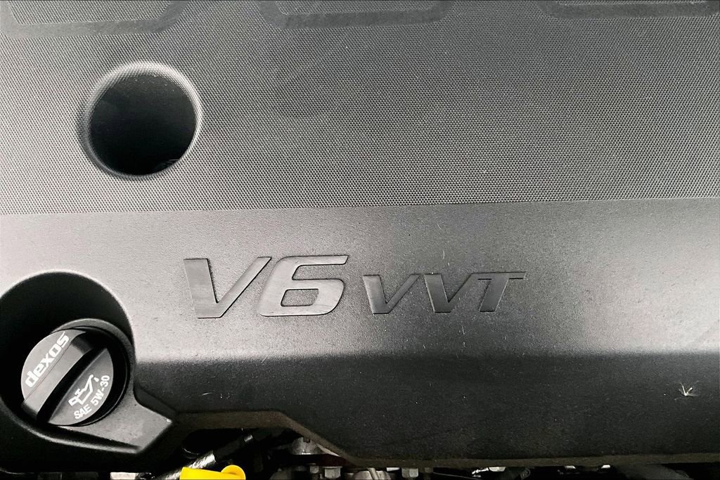 Used 2023 Chevrolet Traverse RS w/ LPO, Floor Liner Package AWD/4WD image 32