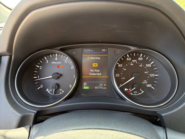 Used 2020 Nissan Rogue SV w/ Premium Package FWD image 18