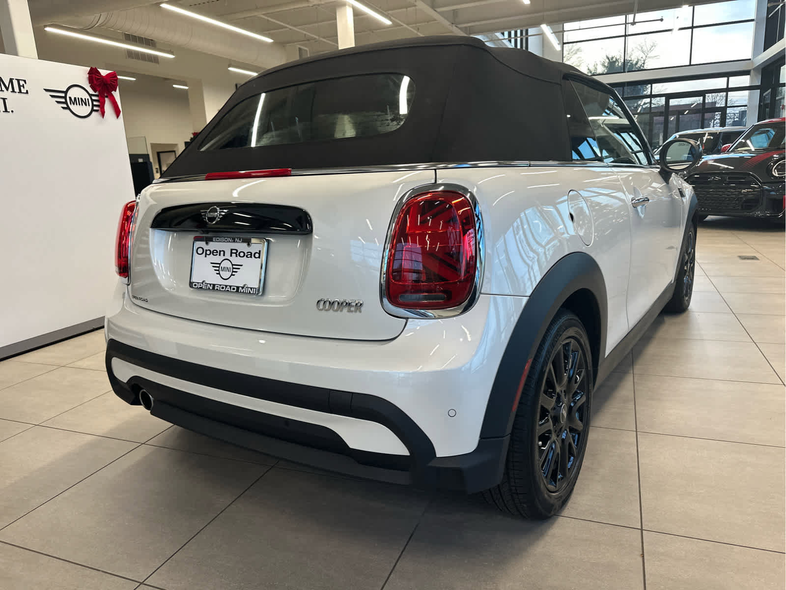 Used 2024 MINI Cooper Convertible image 4