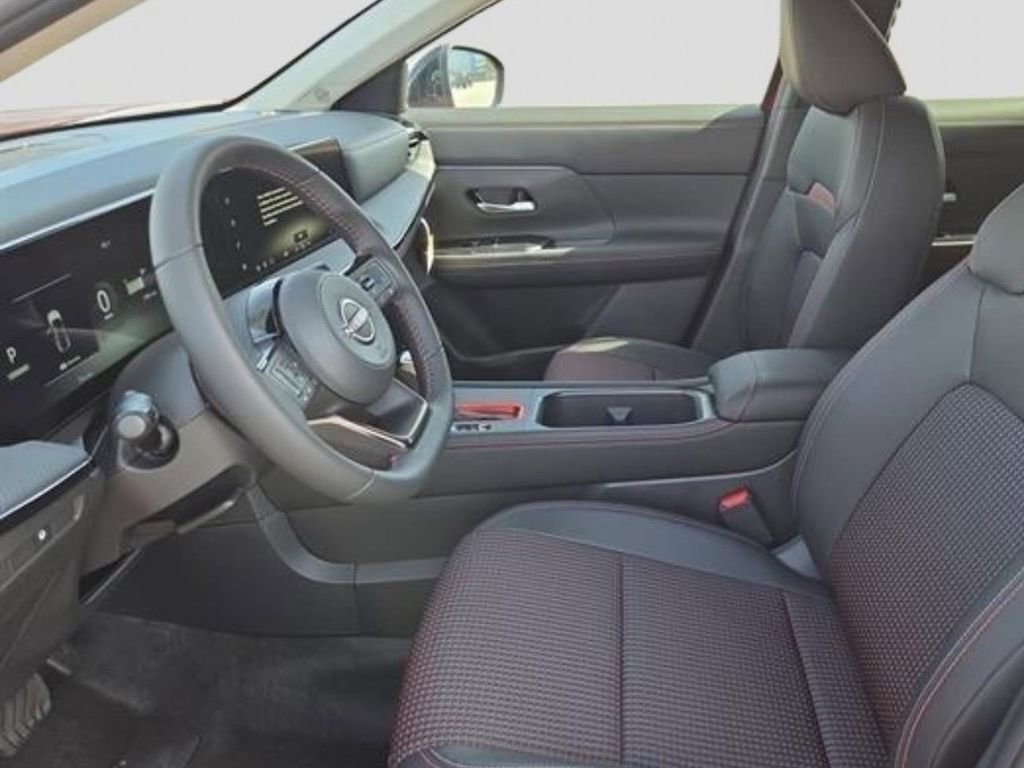 New 2026 Nissan Kicks SR w/ Cold Weather Package image 8
