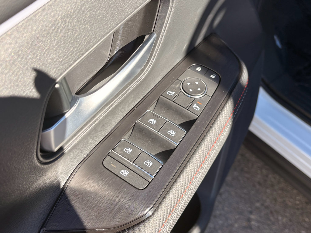 New 2026 Nissan Kicks SR w/ Cold Weather Package AWD/4WD image 15