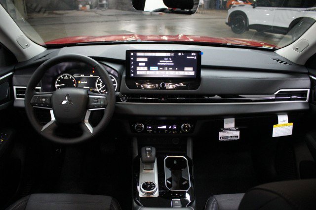 New 2026 Mitsubishi Outlander SE image 20