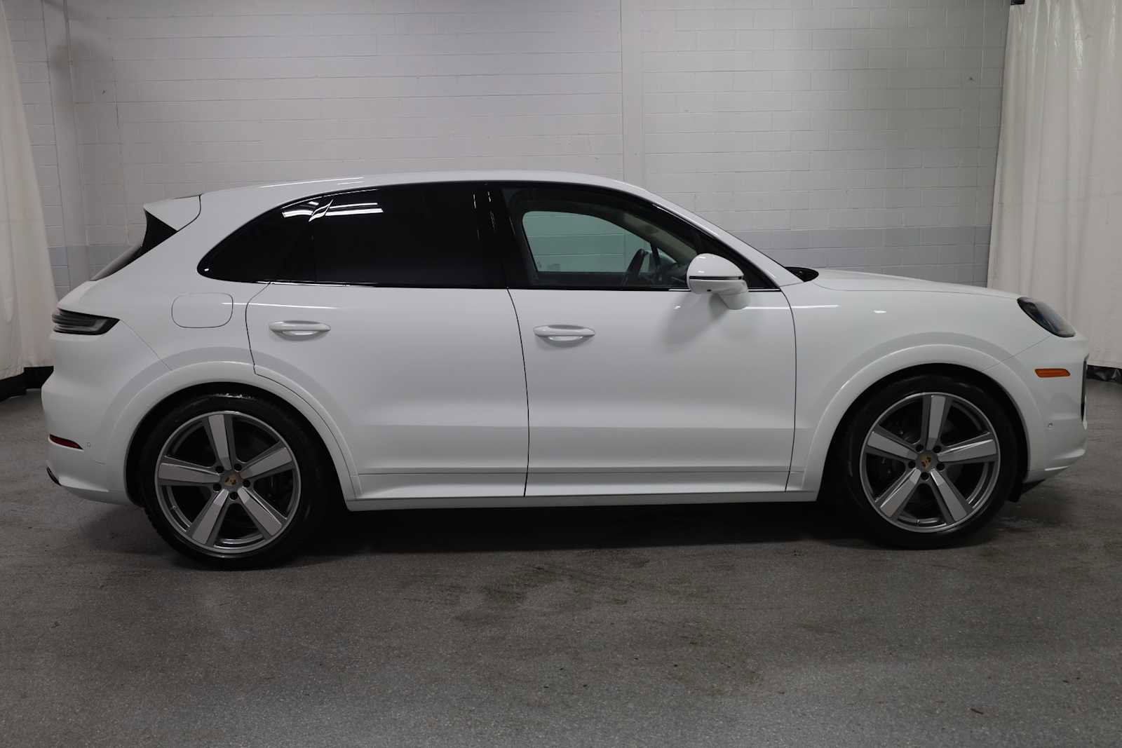 New 2025 Porsche Cayenne GTS image 10