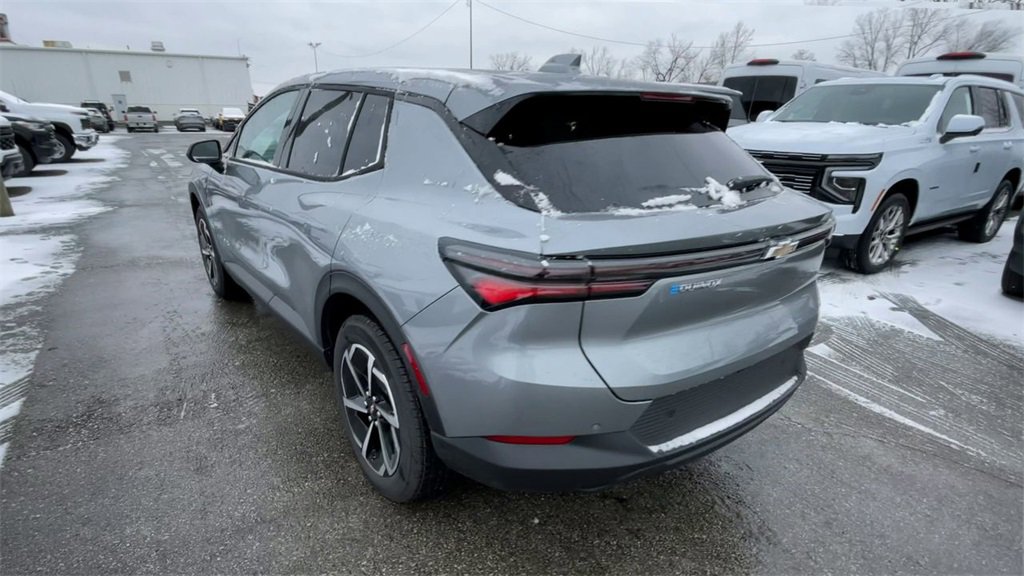 New 2026 Chevrolet Equinox EV LT image 8