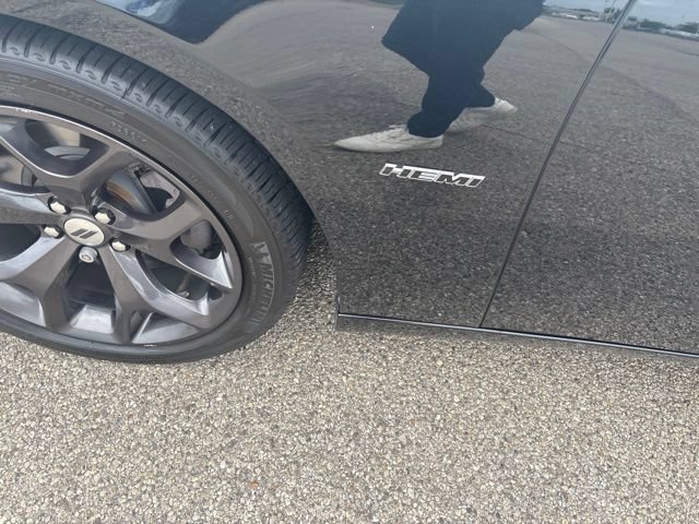 Used 2017 Dodge Charger R/T w/ Plus Group RWD image 13
