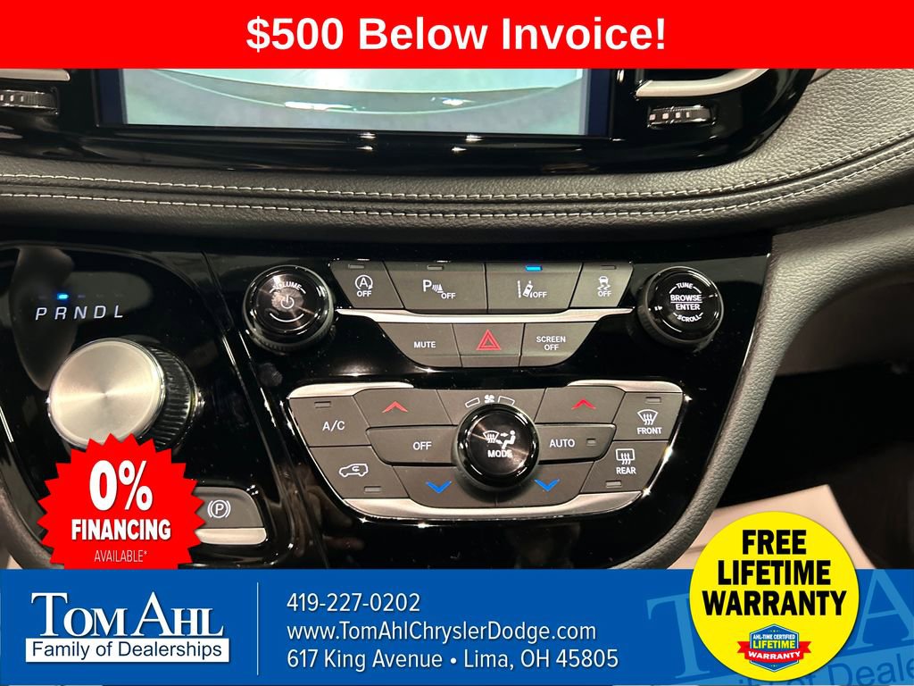 New 2026 Chrysler Pacifica Select image 17