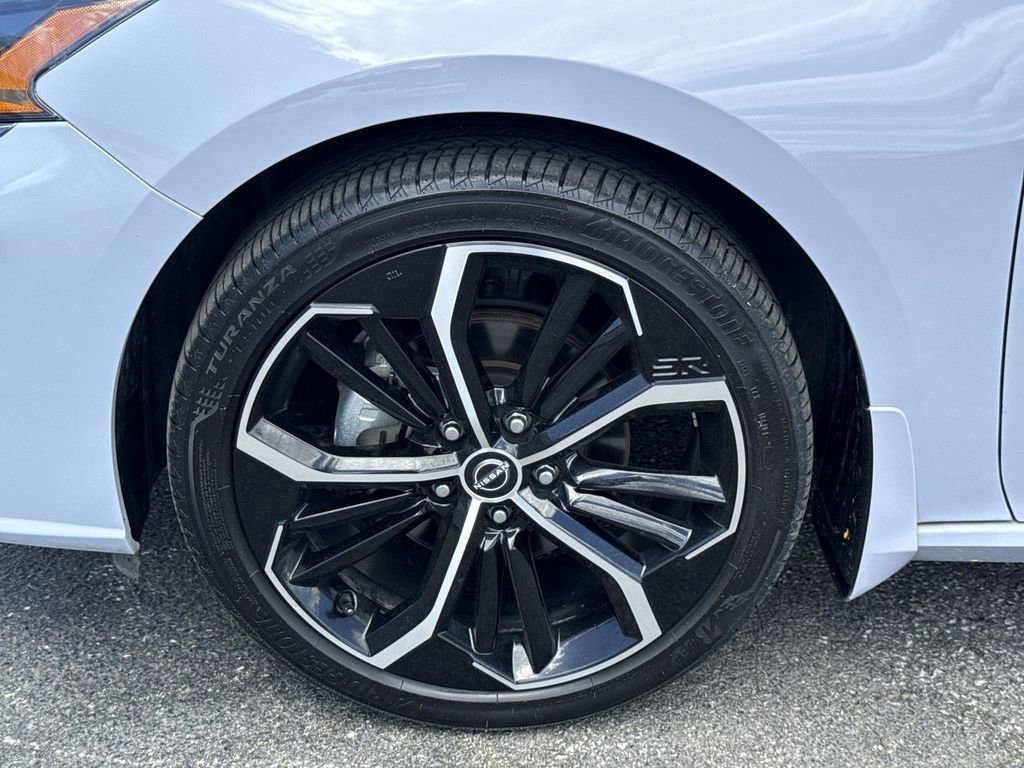 Used 2024 Nissan Altima 2.5 SR w/ SR Premium Package FWD image 10