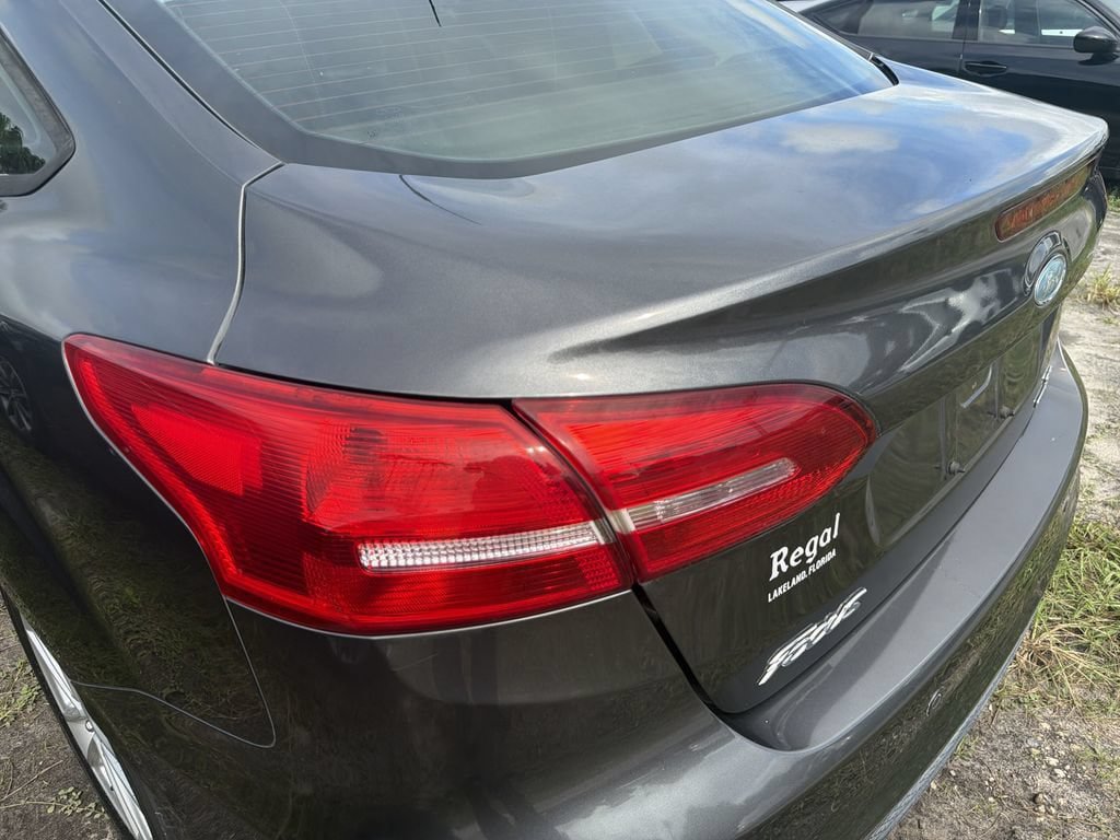 Used 2015 Ford Focus SE w/ Reverse Sensing Package FWD image 10
