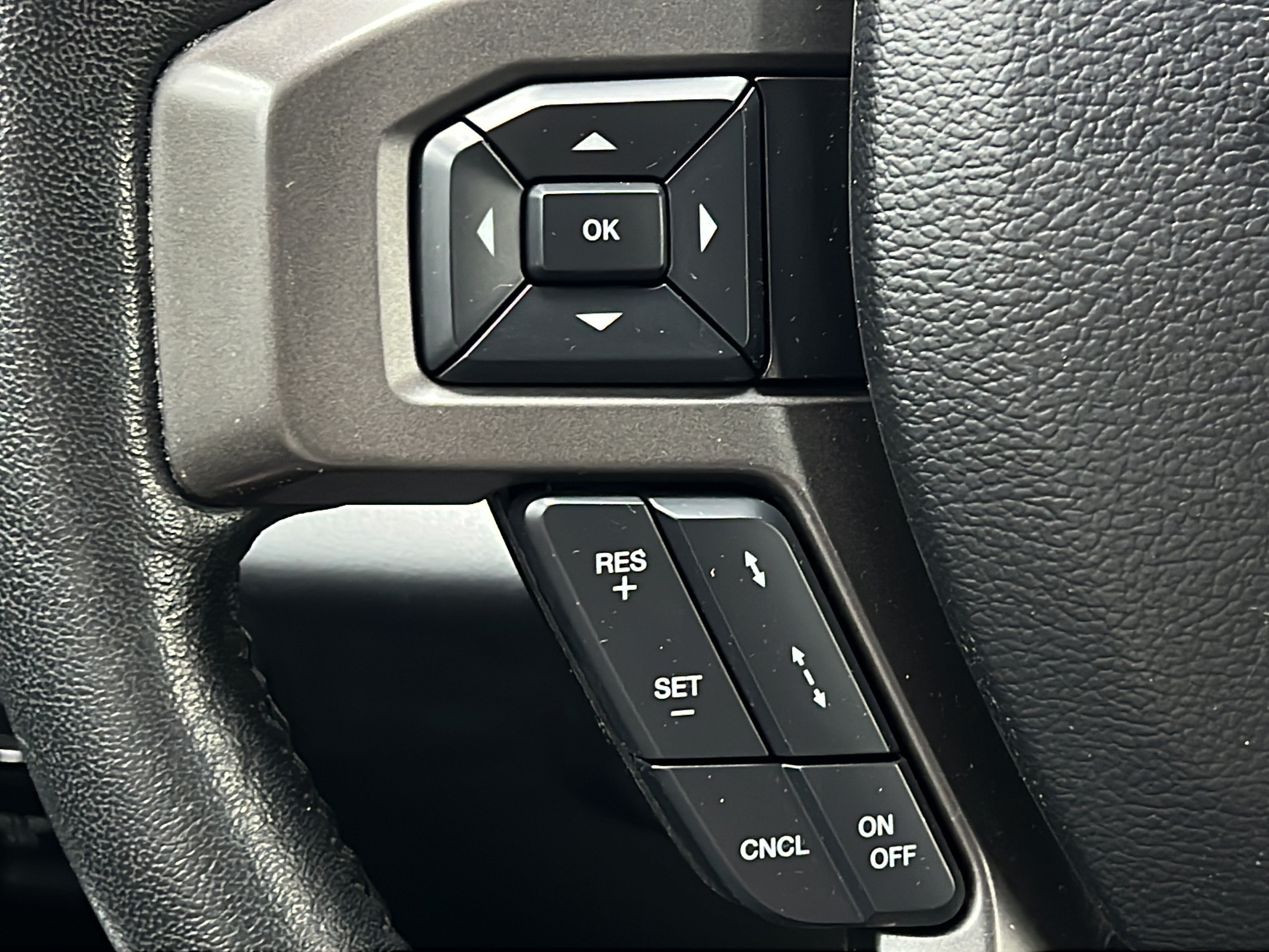 Used 2018 Ford Expedition XLT w/ Equipment Group 202A RWD image 20