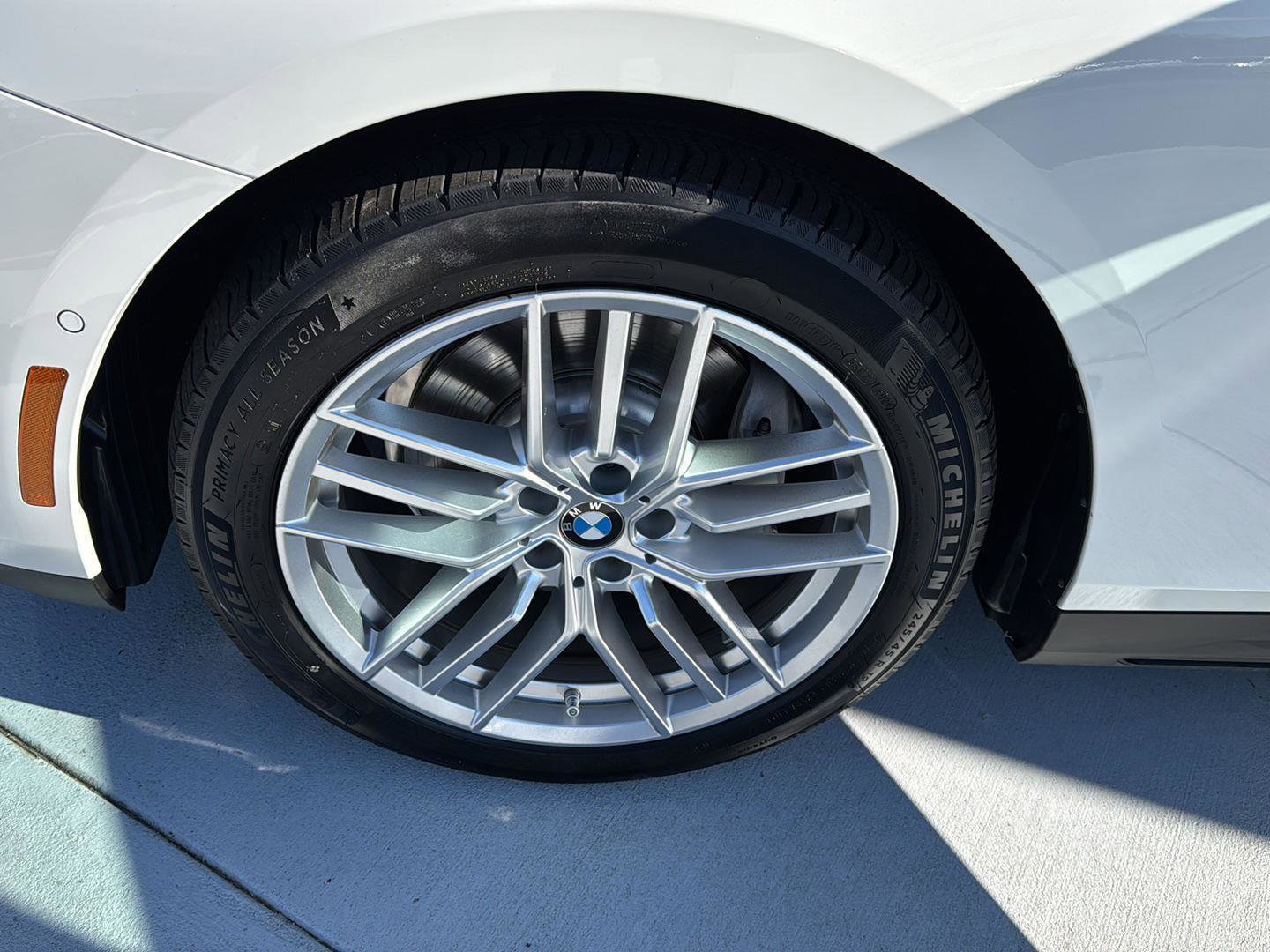 Certified 2025 BMW 530i w/ Premium Package image 33