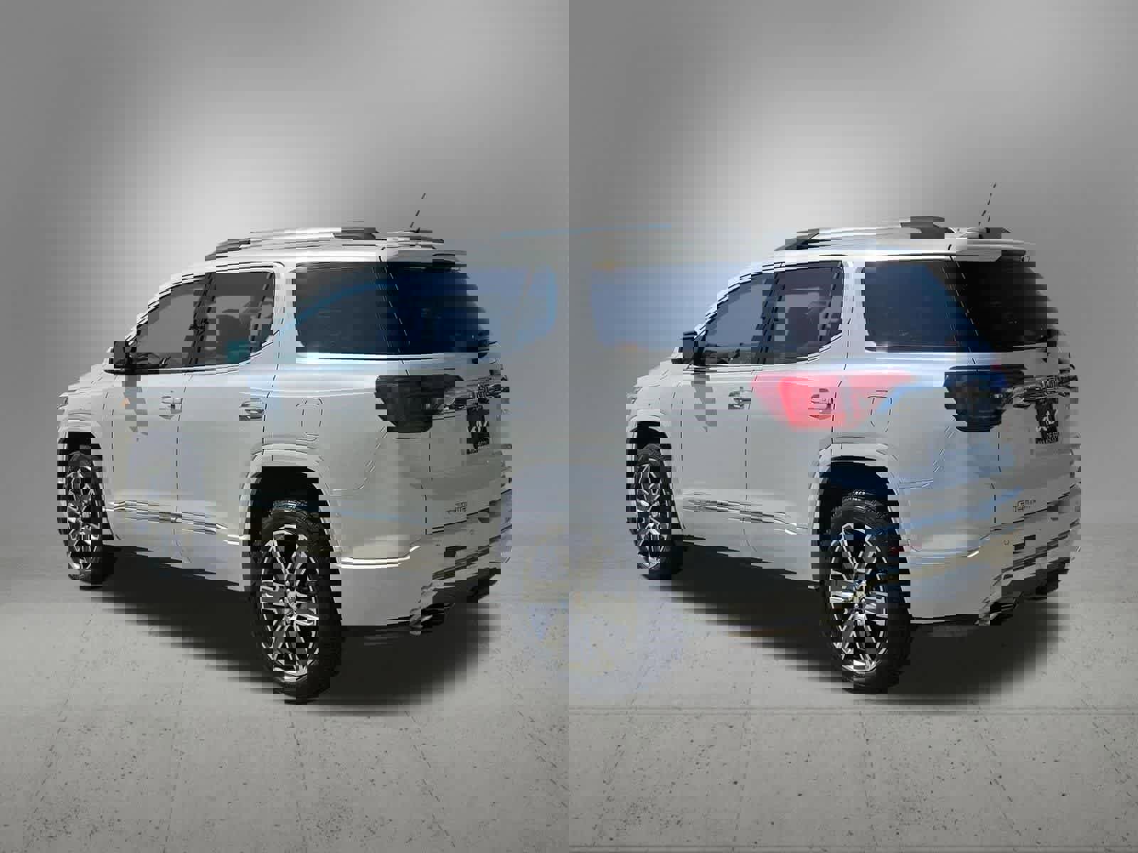 Used 2018 GMC Acadia Denali w/ Technology Package image 4