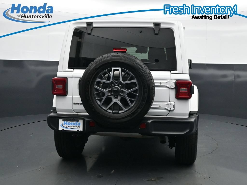 Used 2025 Jeep Wrangler Unlimited Sahara AWD/4WD image 8