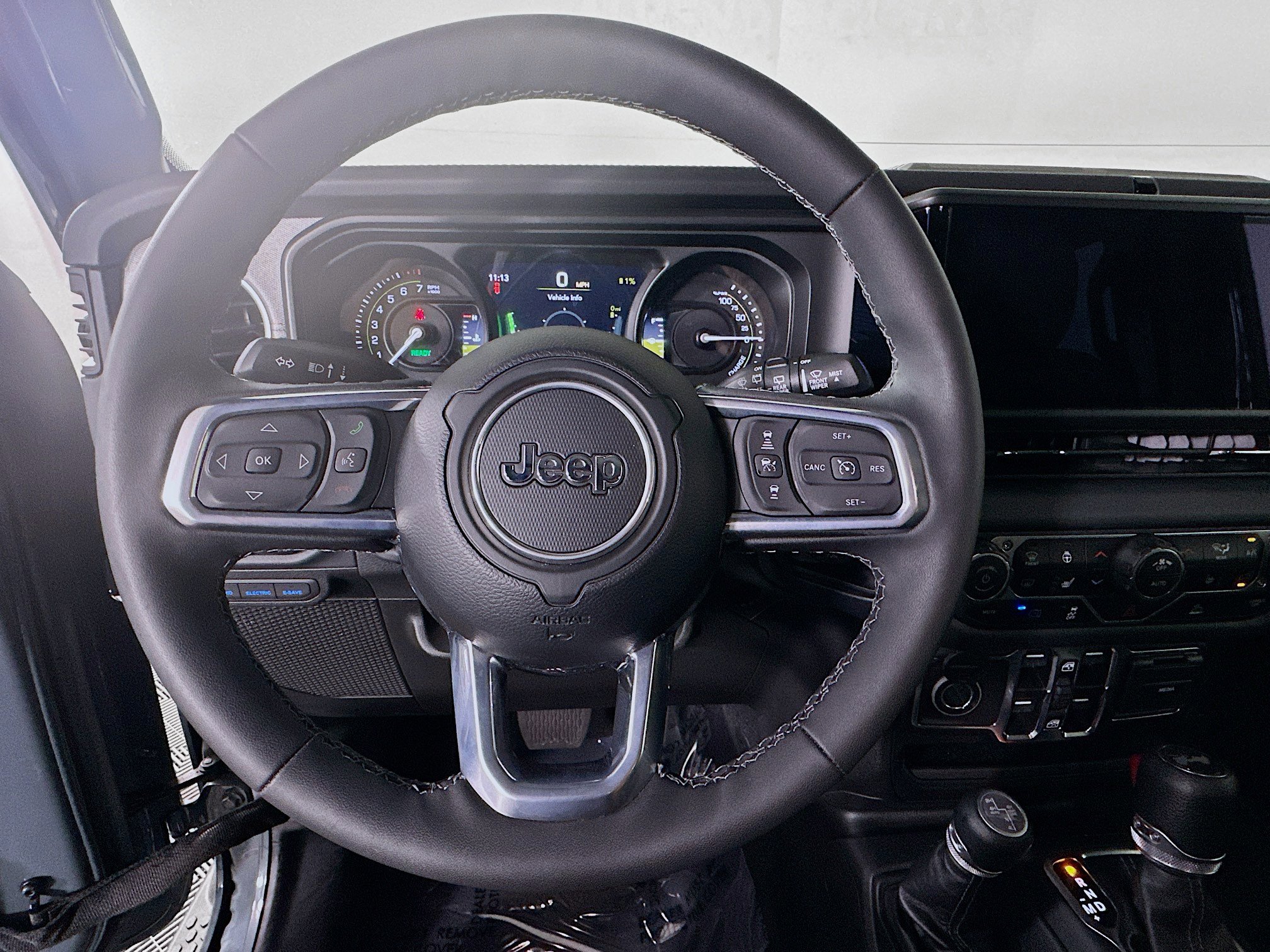 Used 2025 Jeep Wrangler Sahara image 15