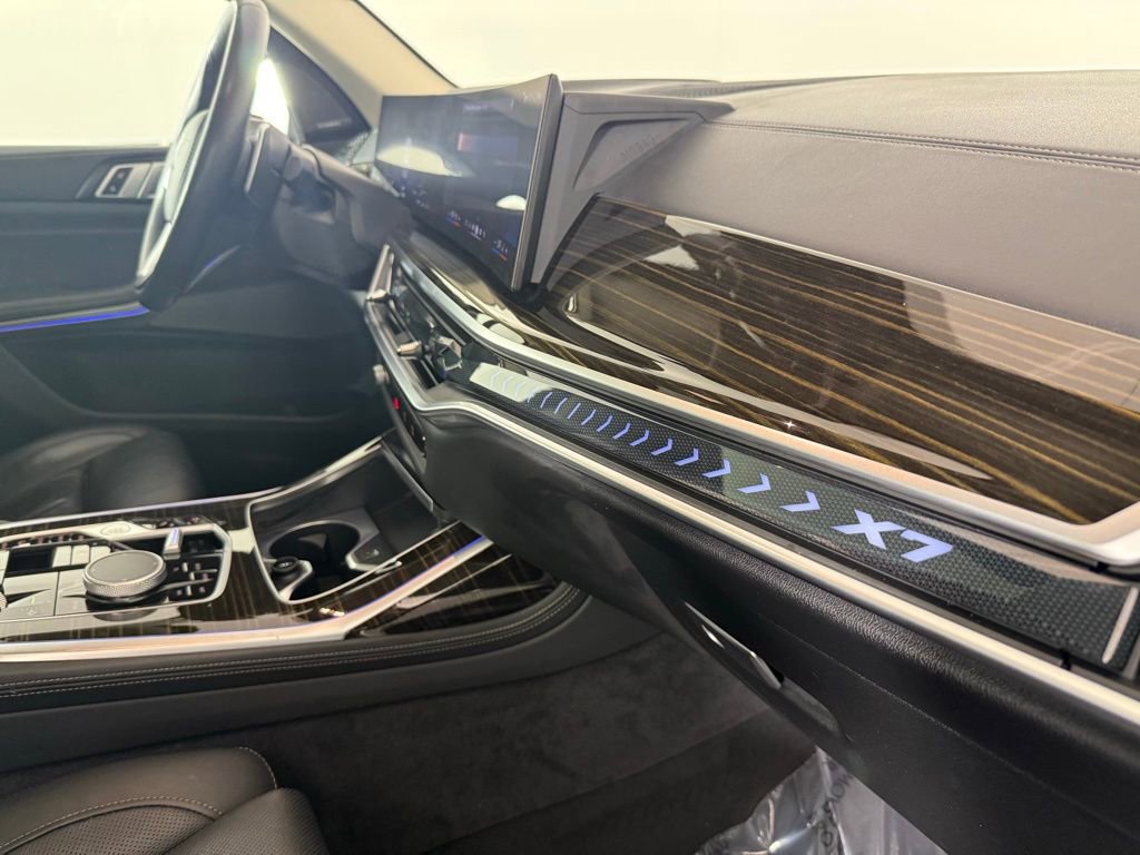Used 2025 BMW X7 xDrive40i image 22
